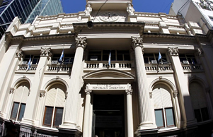 El Banco Central bajó las tasas de las lebacs a 34,25%