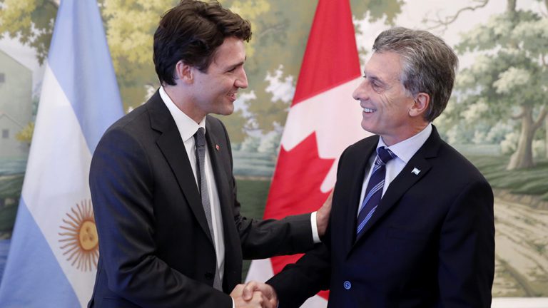Macri y Trudeau acordaron cooperar en comercio, minería y refugiados